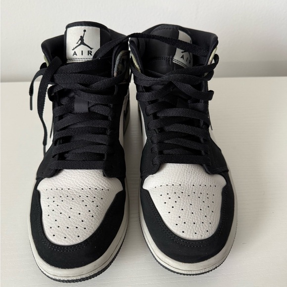 Air Jordan Sneakers Black White Camo - Picture 11 of 11